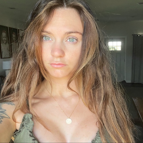 Meet your Posher, Kailee - Picture 1 of 1